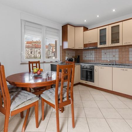 Apartment Mdm Buje Esterno foto