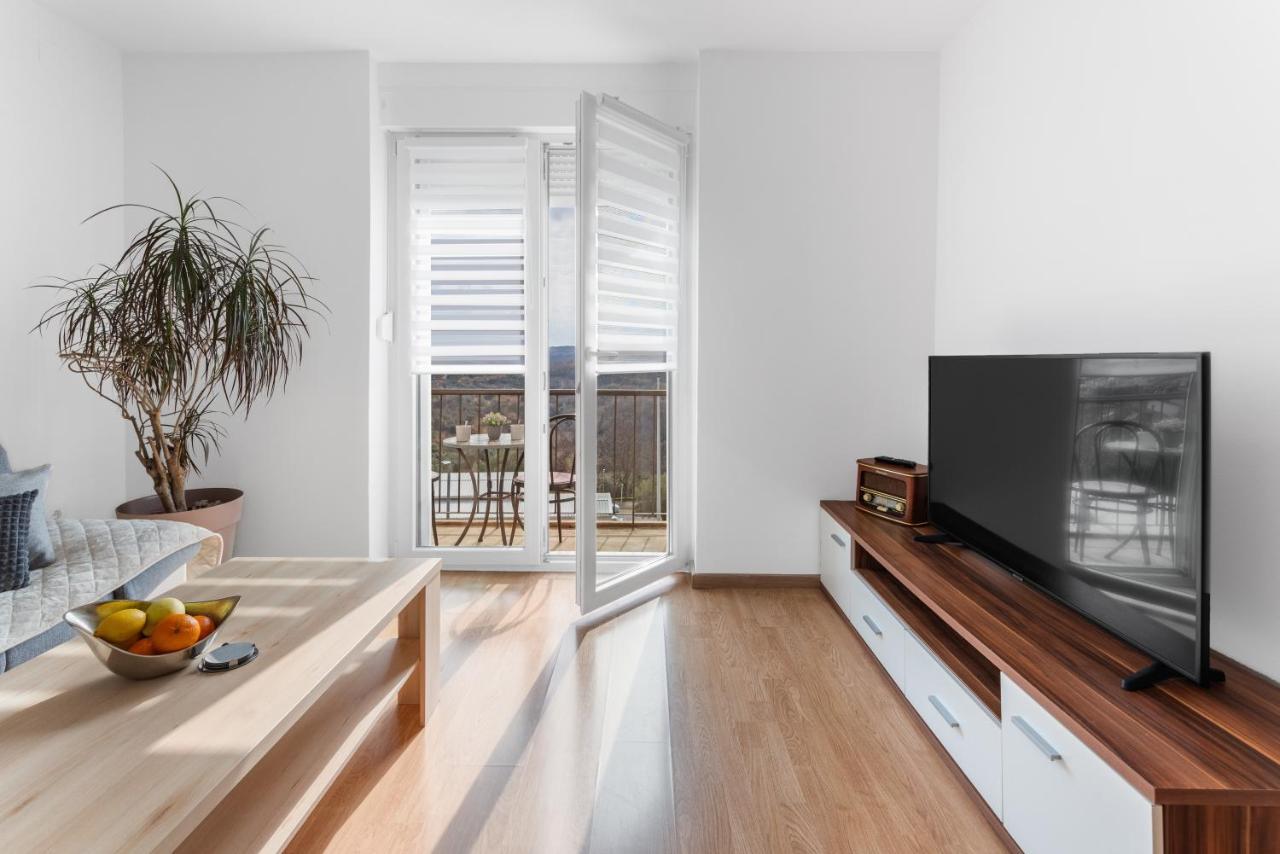 Apartment Mdm Buje Esterno foto