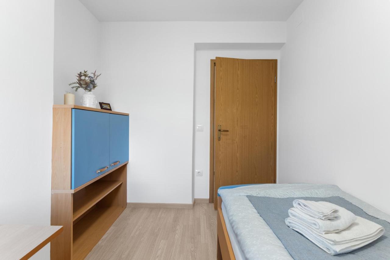 Apartment Mdm Buje Esterno foto